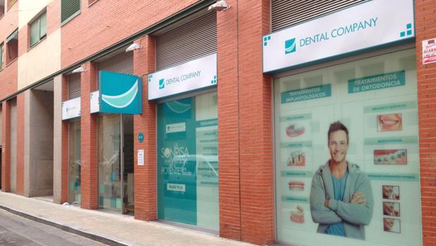 La sevillana Dental Company prepara adquisiciones en Italia