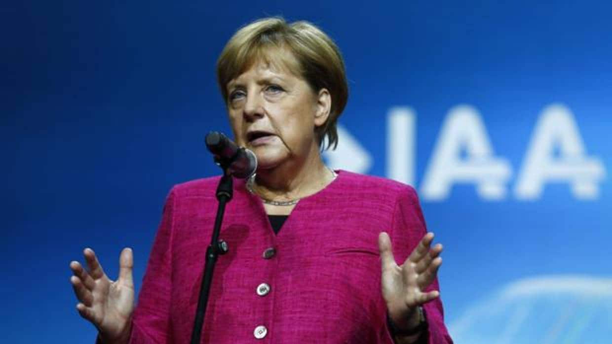 Angela Merkel, durante su intervención en el salón del automóvil de Fráncfort
