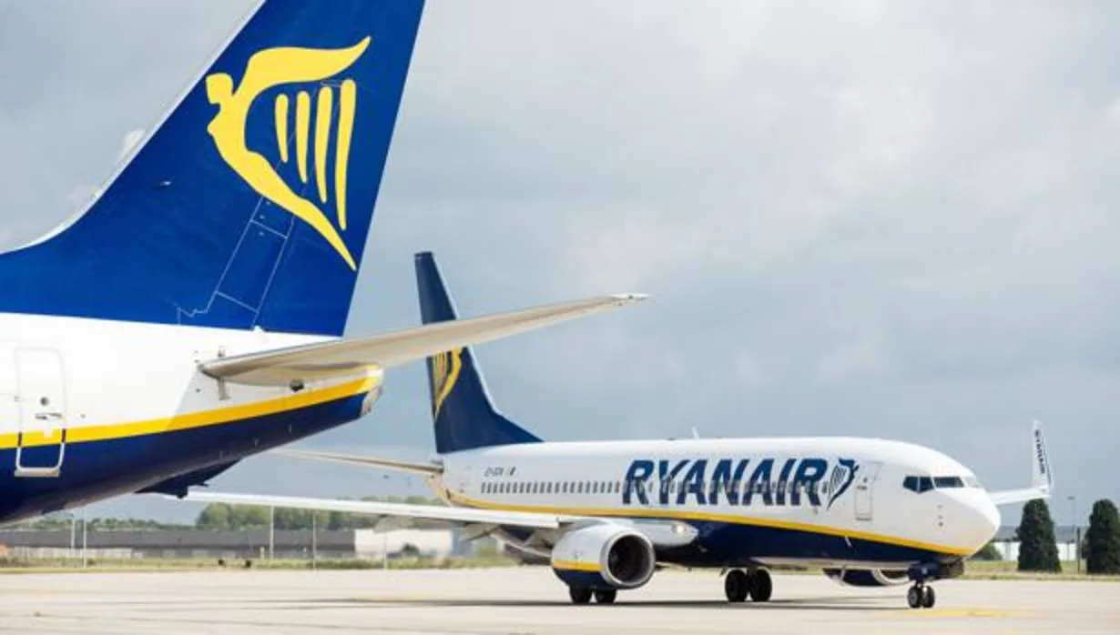Dos aviones de Ryanair en el aeropuerto de Bruselas