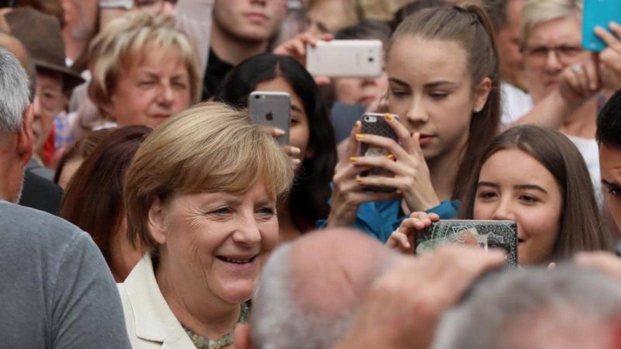 El Canciller alemán Angela Merkel en un acto electoral en Quedlinburg.