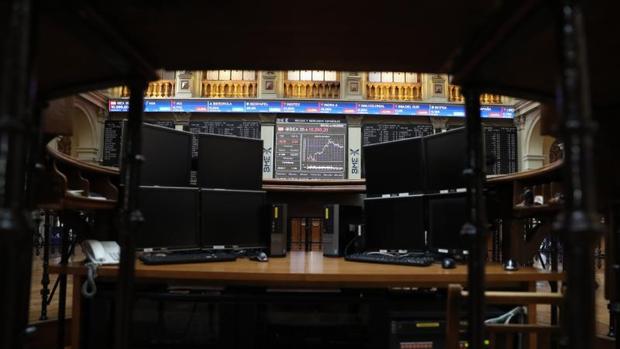 El Ibex pierde un 1,21% por el desplome de la banca catalana tras el referéndum ilegal