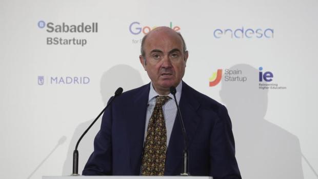 De Guindos afirma que las empresas «no tienen nada que temer» en Cataluña