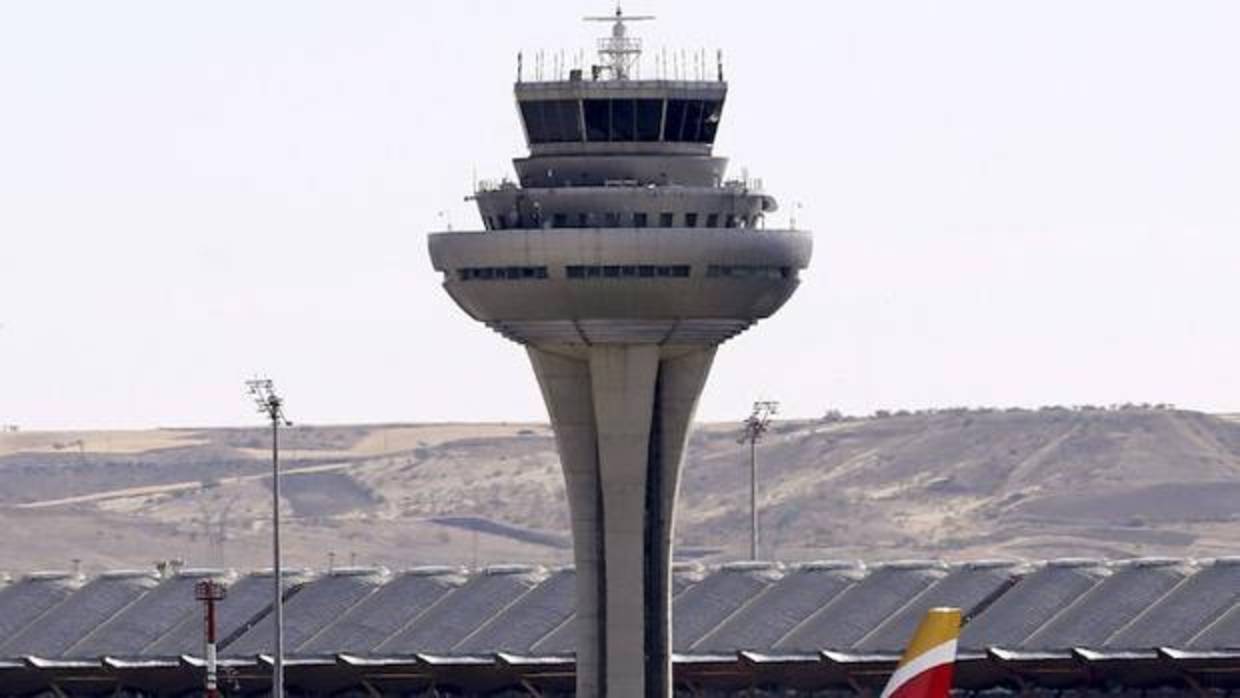 Torre de control en el aeropuerto