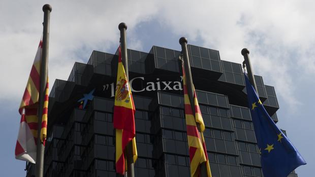 Directo independencia Cataluña: la CNMV anuncia que Caixabank cambia su sede de Cataluña a Valencia