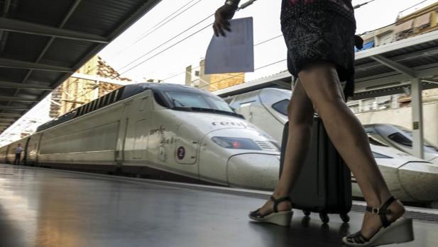 Renfe vuelve a poner a la venta este miércoles 25.000 billetes a 25 euros