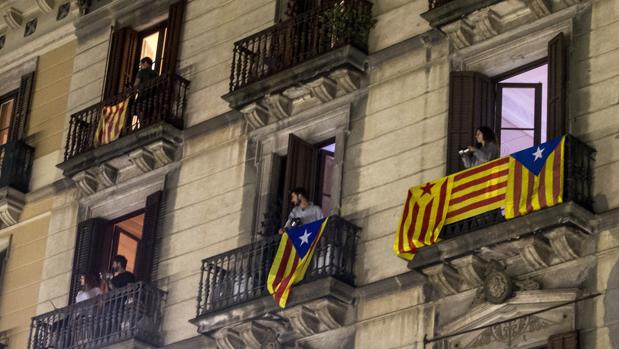 La crisis catalana comienza a lastrar la economía española
