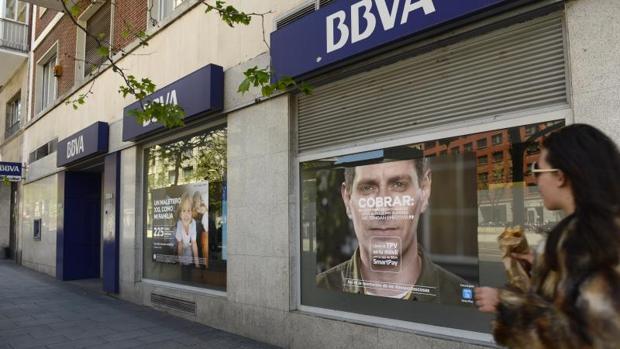 BBVA permite enviar dinero de móvil a móvil a través de un asistente de voz