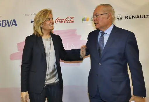 La ministra de Empleo, Fátima Báñez y el director de ABC de Sevilla. Álvaro Ybarra