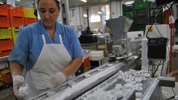 La industria del polvorón trasciende la Navidad