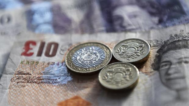 La libra marca máximos de seis meses frente al euro tras el acuerdo sobre el Brexit
