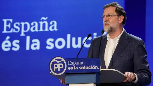 Rajoy propone que el salario mínimo suba un 4% en 2018, hasta los 735,90 euros