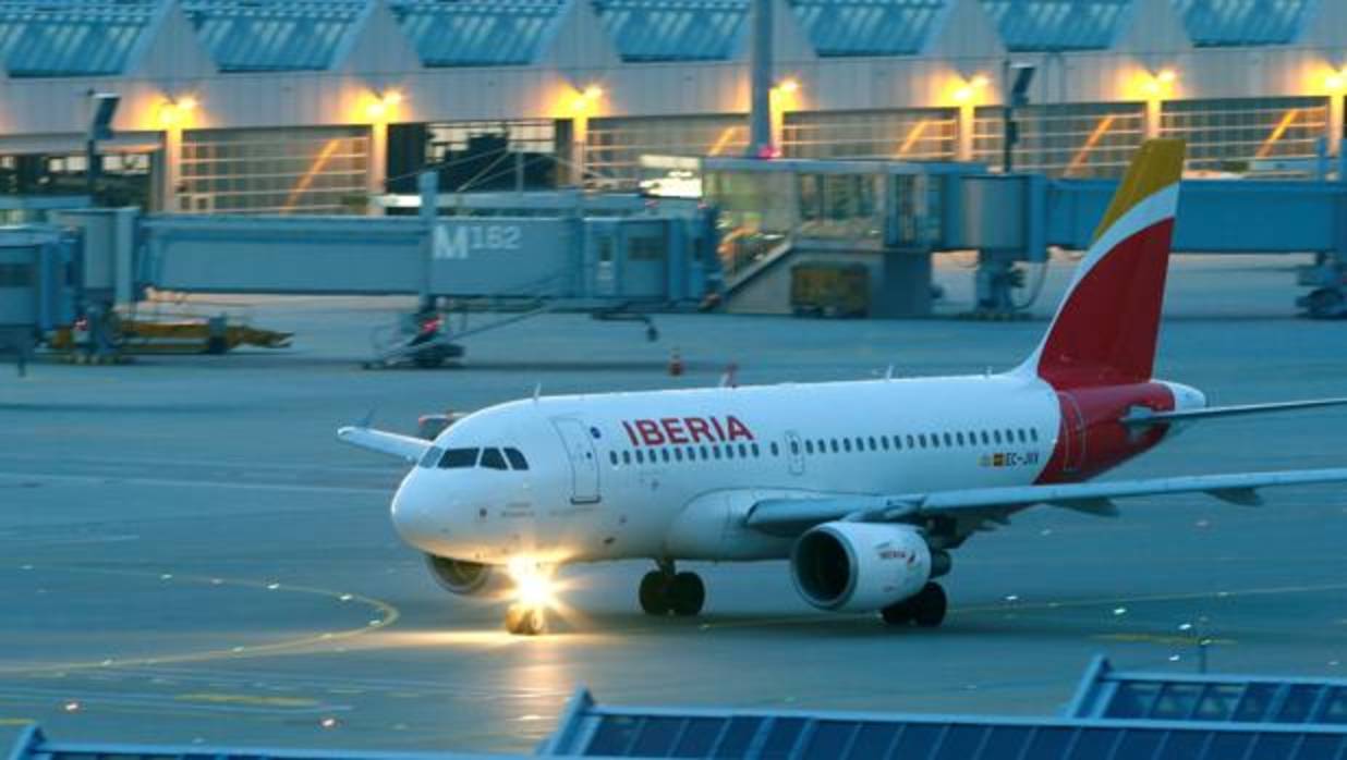 Avión de Iberia en el aeropuerto de Munich