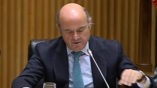 Siga en directo la comparecencia de De Guindos en la comisión sobre la crisis financiera