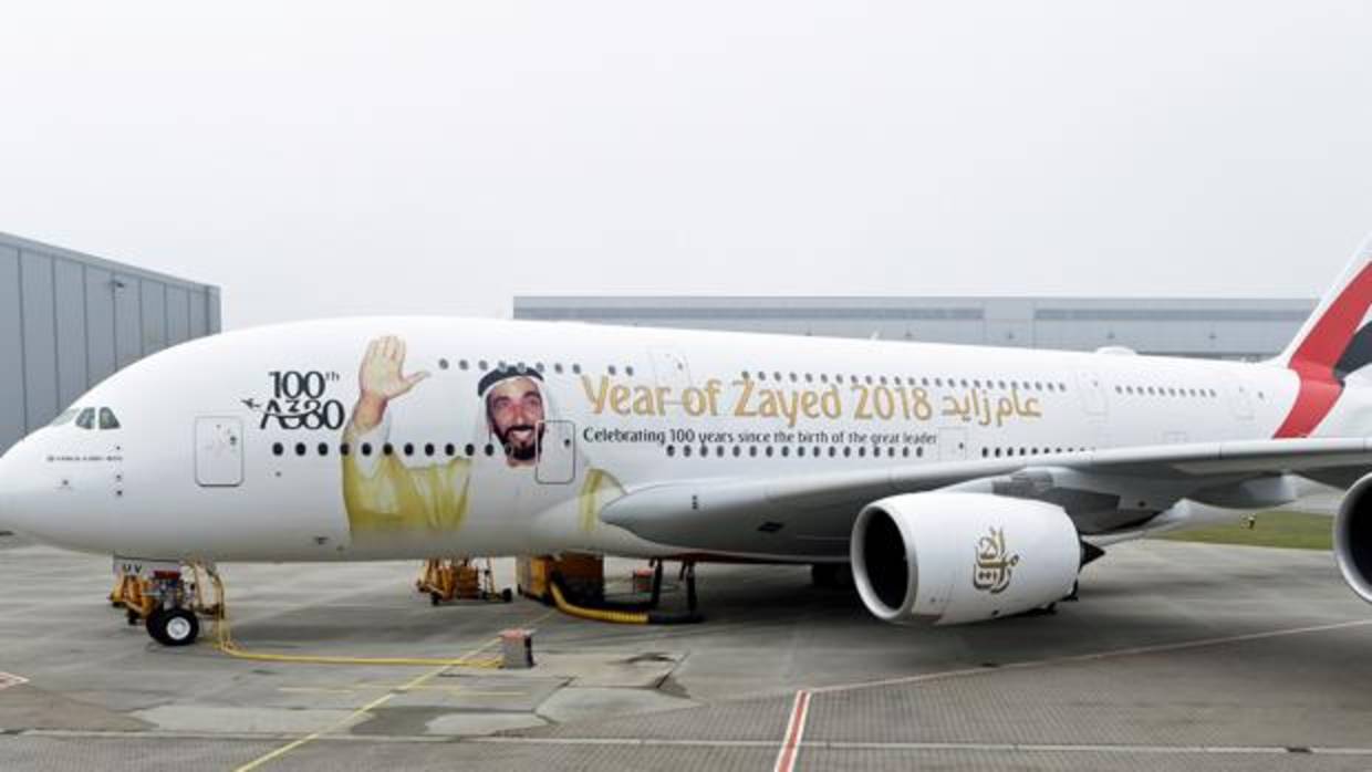 Imagen de uno de los A380 de Emirates