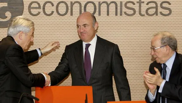 Guindos destaca que la economía española comienza 2018 con una «inercia de crecimiento» en torno al 3%