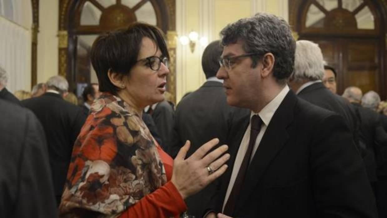 En los cenáculos del poder ya hablan de Eva Valle, directora de la Oficina Económica del Presidente