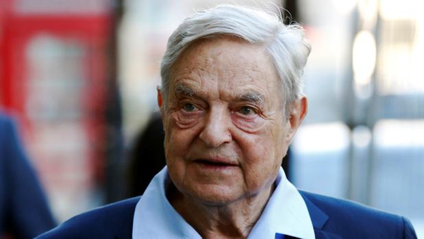 Warren Buffet apuesta por Apple y George Soros sale de Facebook