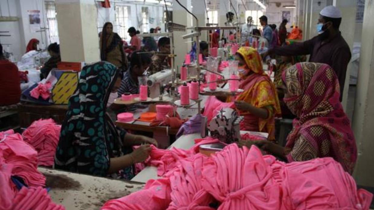 En Daca, la fábrica de ropa Florescent Apparels tiene 350 trabajadores y trabaja para marcas europeas