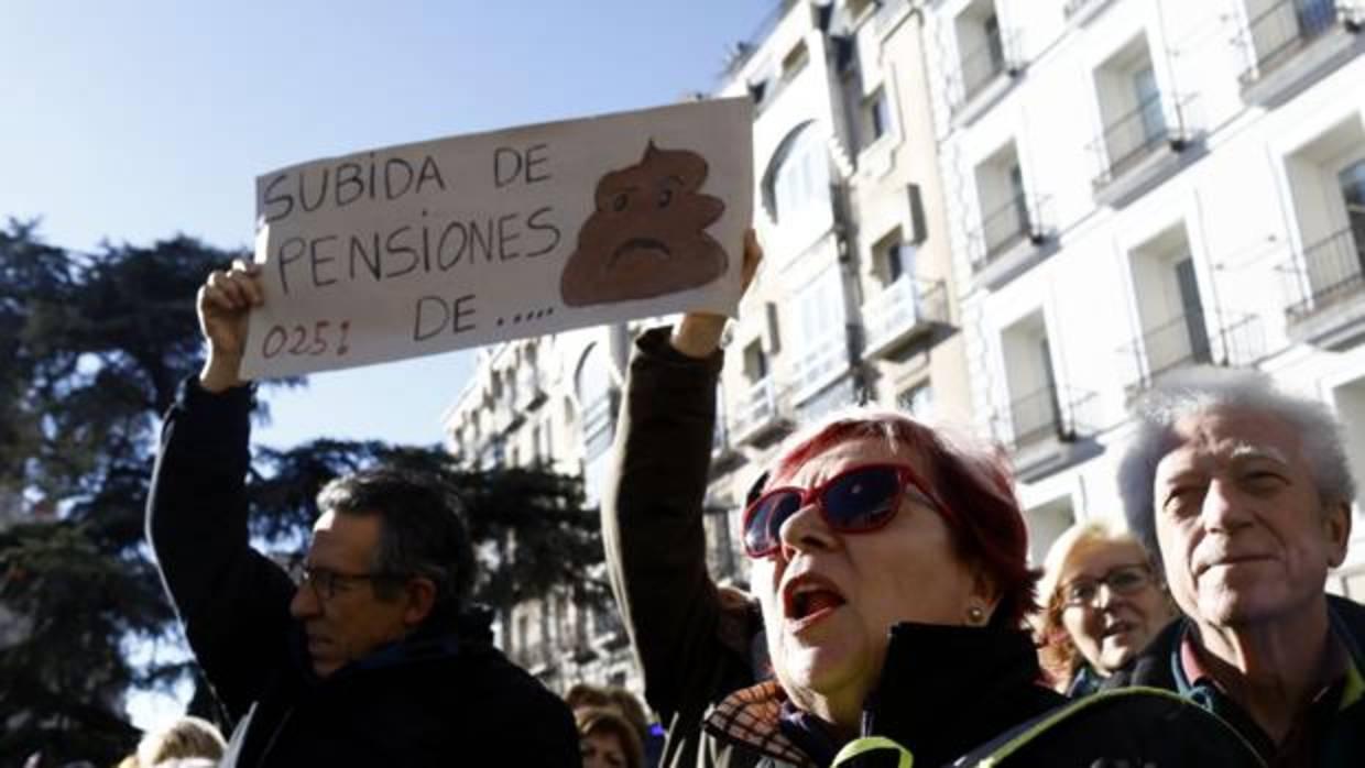 Imagen de la protesta de los jubilados sobre la subida de las pensiones