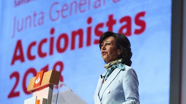 El Santander elevará este año el dividendo un 4,5% y en 2019 volverá a pagarlo todo en efectivo