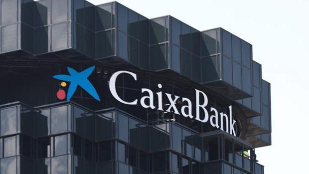 La Audiencia Nacional imputa a Caixabank por blanqueo de capitales de la mafia china