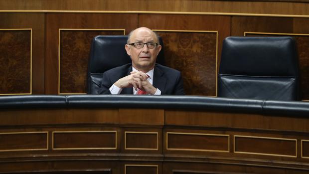 Montoro admite que el déficit del Estado superará en 6.000 millones su objetivo este año