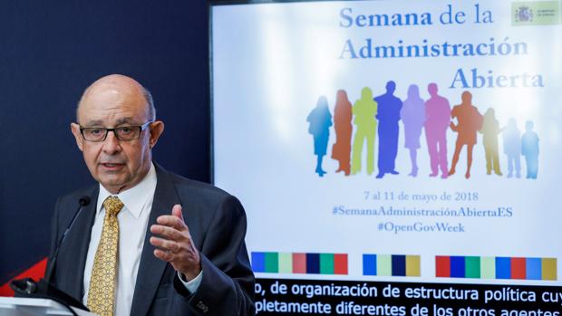 Montoro defiende el Estado de autonomías frente a los críticos y otras noticias económicas del día