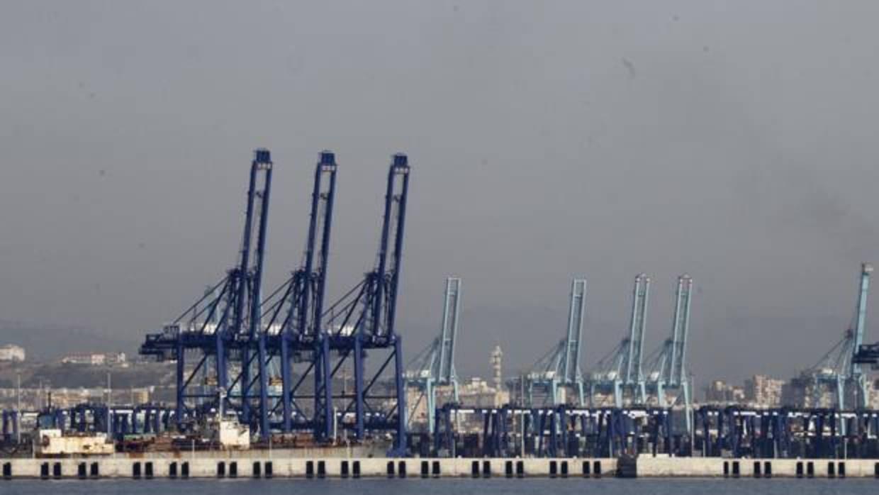 El puerto de Algeciras, durante las jornadas de huelga del pasado mes de junio
