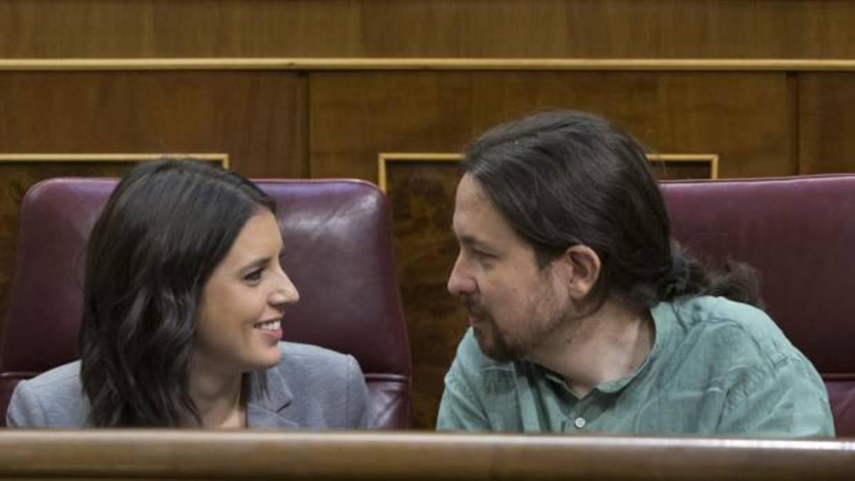 Los diputados por Podemos Irene Montero y Pablo Iglesias, en una imagen de archivo