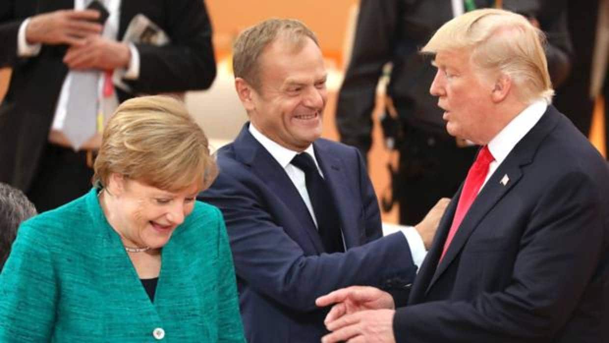 La canciller alemana, Angela Merkel; el presidente del Consejo Europeo, Donald Tusk; y el presidente de Estados Unidos, Donald Trump