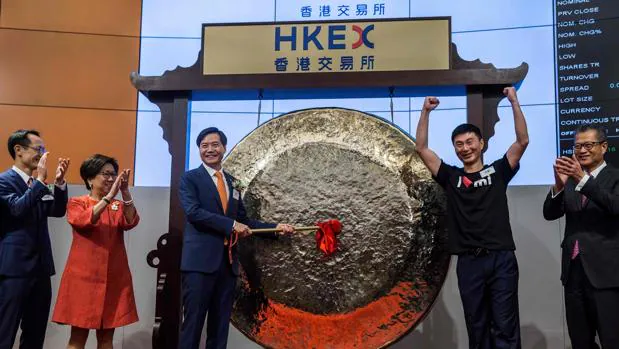 Xiaomi debuta en la Bolsa de Hong Kong con una caída del 1,7% en plena guerra comercial con EE.UU.