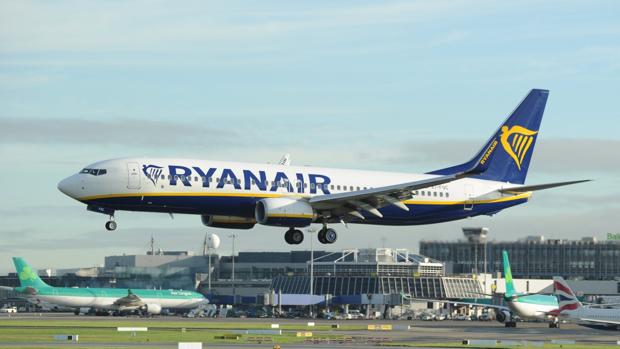 Ryanair cancela 400 vuelos en España por la huelga de tripulantes de cabina y otras noticias económicas del día