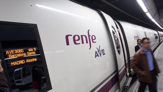 El AVE Madrid-Barcelona bate en junio récords históricos con 414.236 viajeros