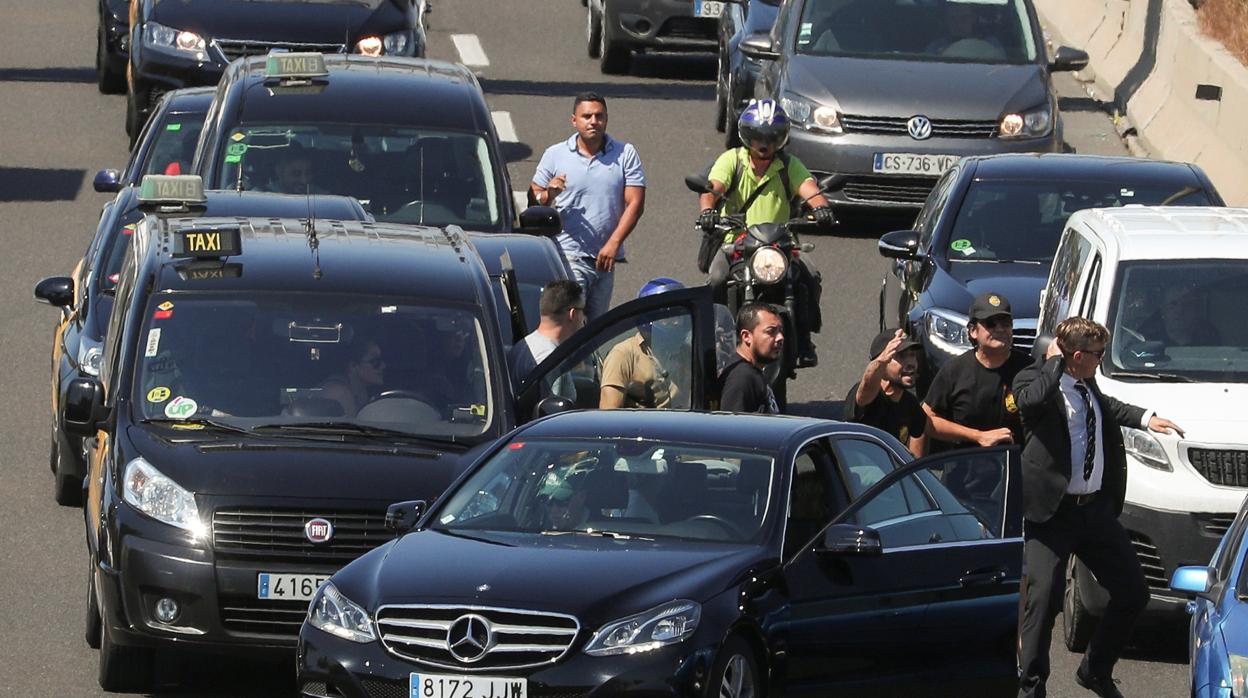 Fomento da tres meses a las comunidades autónomas para decidir si asumen o no las licencias VTC