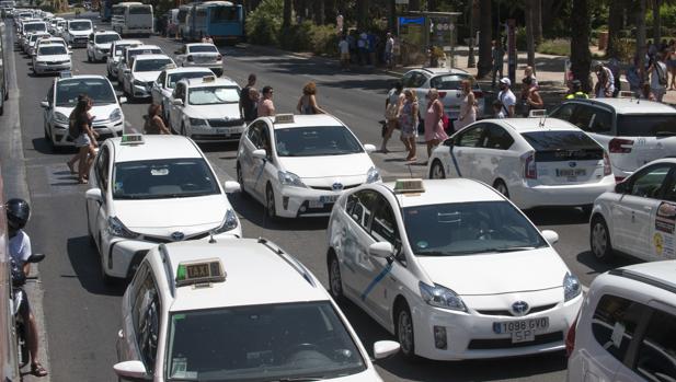 Los taxistas compensarán con sangre y viajes gratis el bloqueo de las grandes ciudades