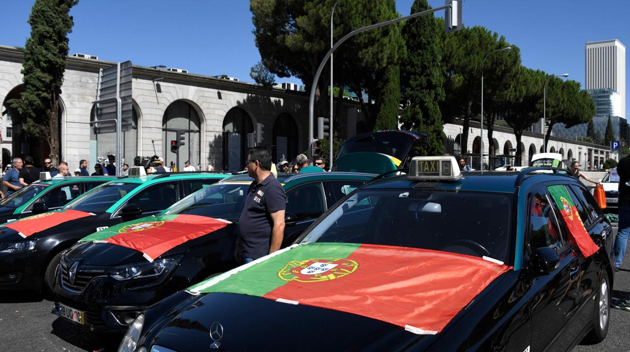 La nueva norma podría volver a levantar al colectivo de taxis, que sigue con sumo interés lo que viene sucediendo en España