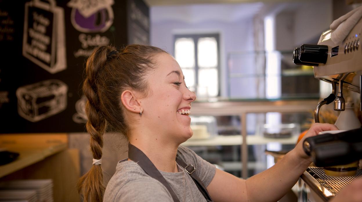 Joven trabajadora en Badajoz (Extremadura)