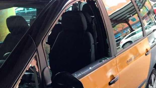 La denuncia del ataque a una veintena de taxis en Barcelona incluía fotos antiguas por «error»