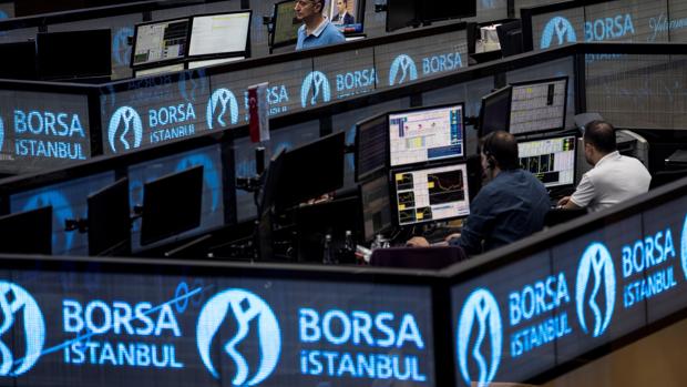 S&P advierte de riesgo de «recesión prolongada» en Turquía de -0,5 % en 2019