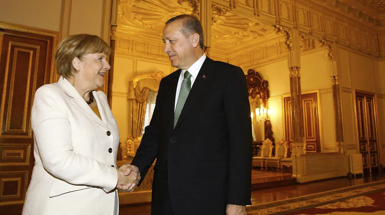 La canciller alemana, Angela Merkel, y el presidente de Turquía, Recep Tayyip Erdogan, en una imagen en 2015