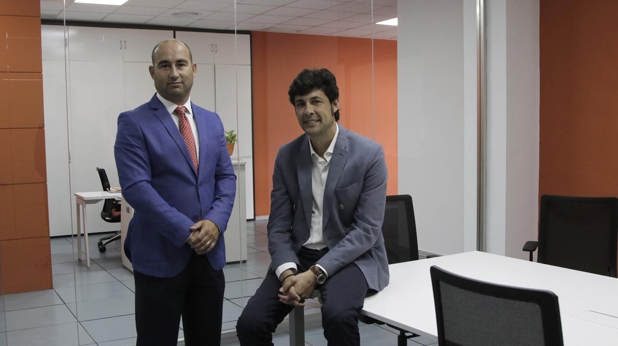 Enrique Pareja de la Cueva, CEO de VA Sistemas, y Antonio Gómez Bizcocho, fundador de Sicrom