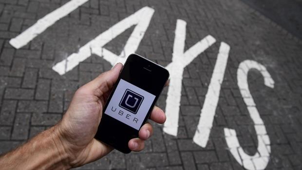 Uber y Cabify ofrecen gratis sus servicios en el día de hoy como protesta por el decreto del Taxi