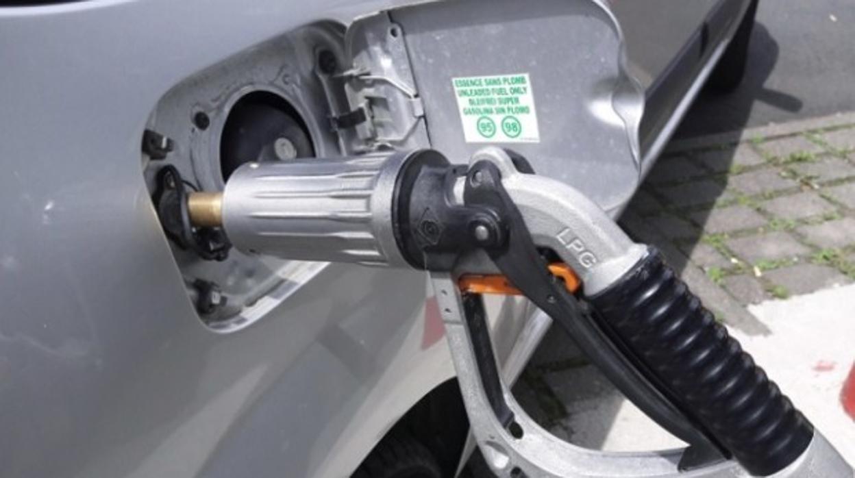 El coste total de un coche de gas es un 12% inferior al de gasolina y un 18% al eléctrico