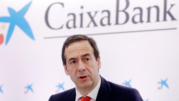 Caixabank asume la alerta del Banco de España y llama también a la banca a ser cauta al dar crédito