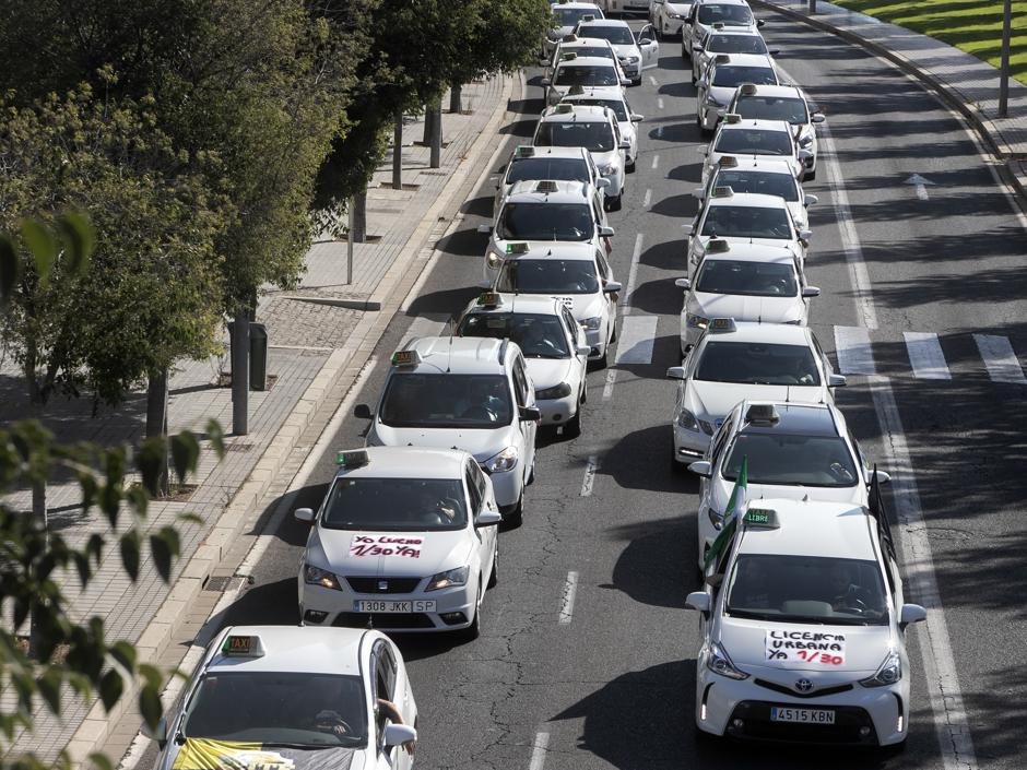 El «impuestazo» al diésel también amenaza a taxistas y repartidores