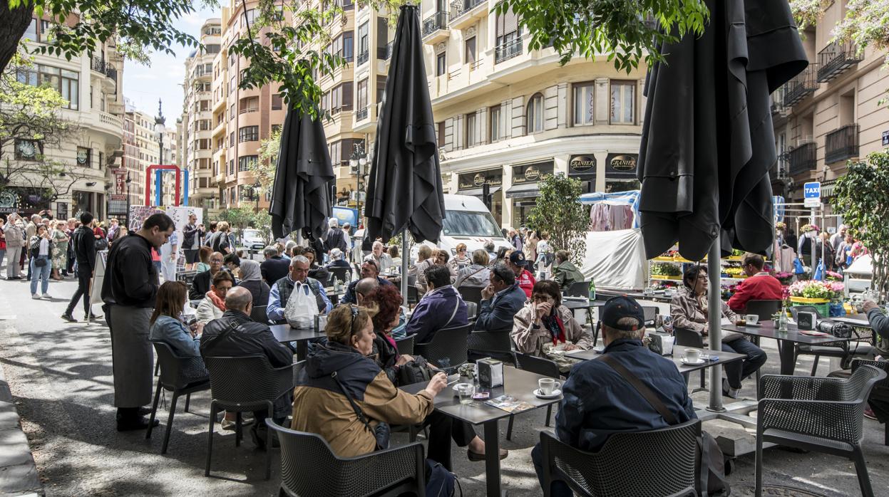 El sector turístico, otra voz en contra de los Presupuestos de Sánchez