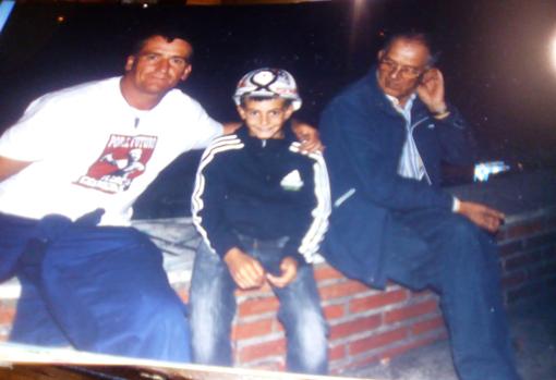 Pedro Ramón Sanjuro, con su hijo y su padre en la Marcha Negra