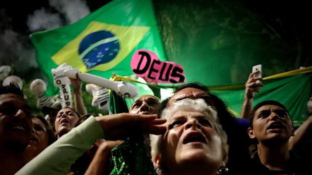 El «capitán Bolsonaro» atrae a las multinacionales de armas