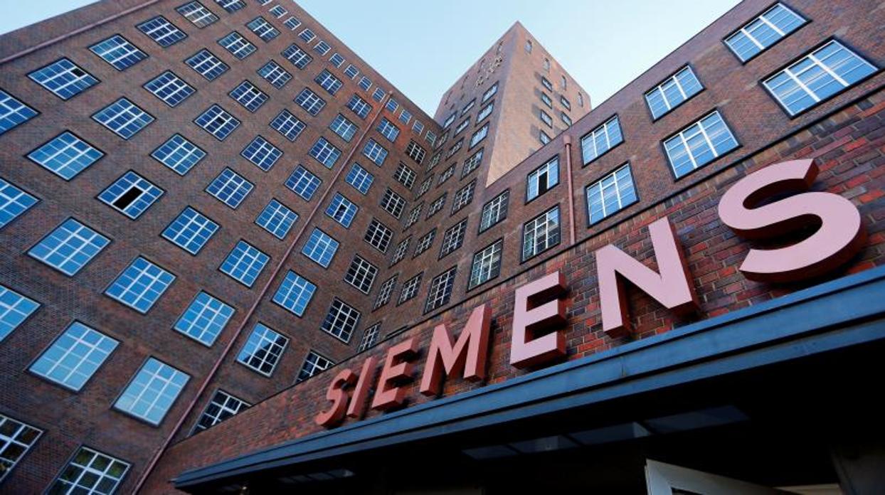 Siemens gana 5.807 millones de euros en su último ejercicio fiscal, un 2,6% menos