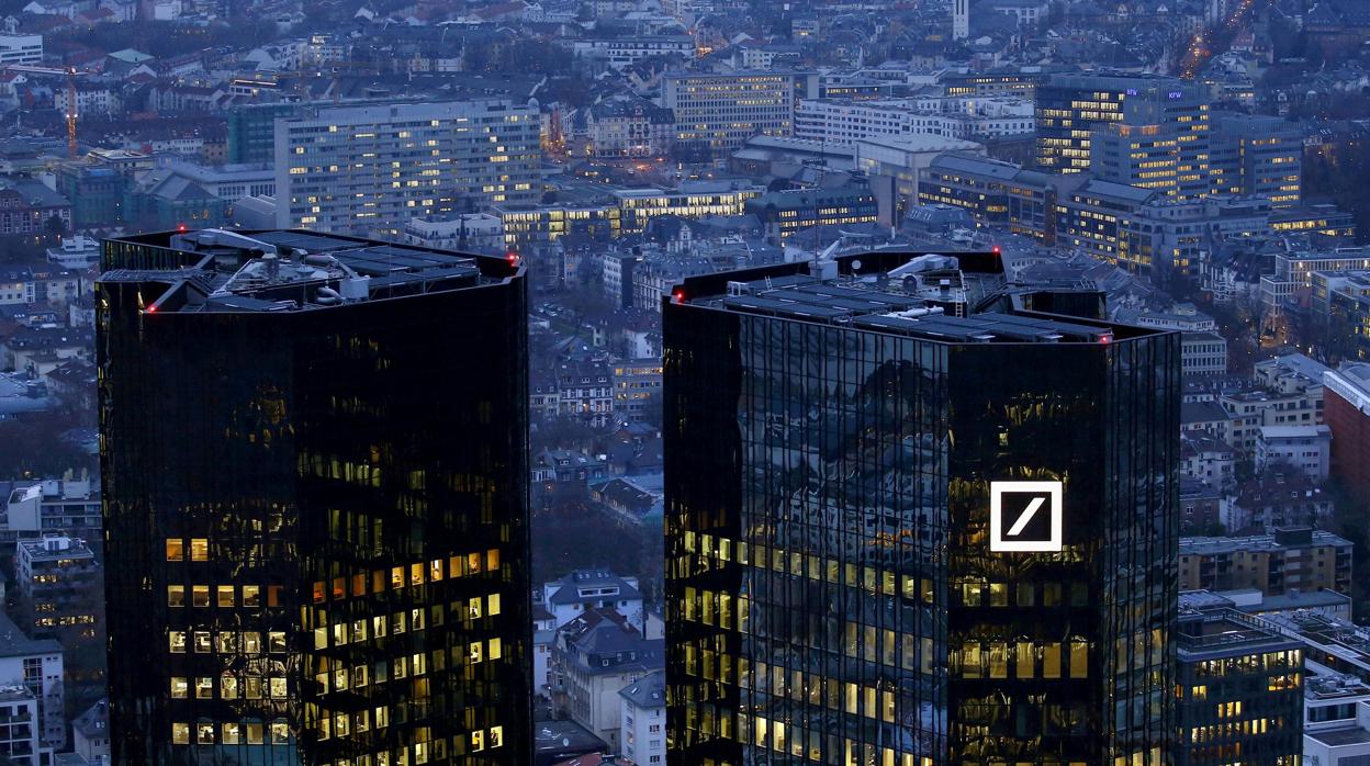 Los títulos de la entidad alemana caen en el DAX entorno a un 4% cerce del mediodía